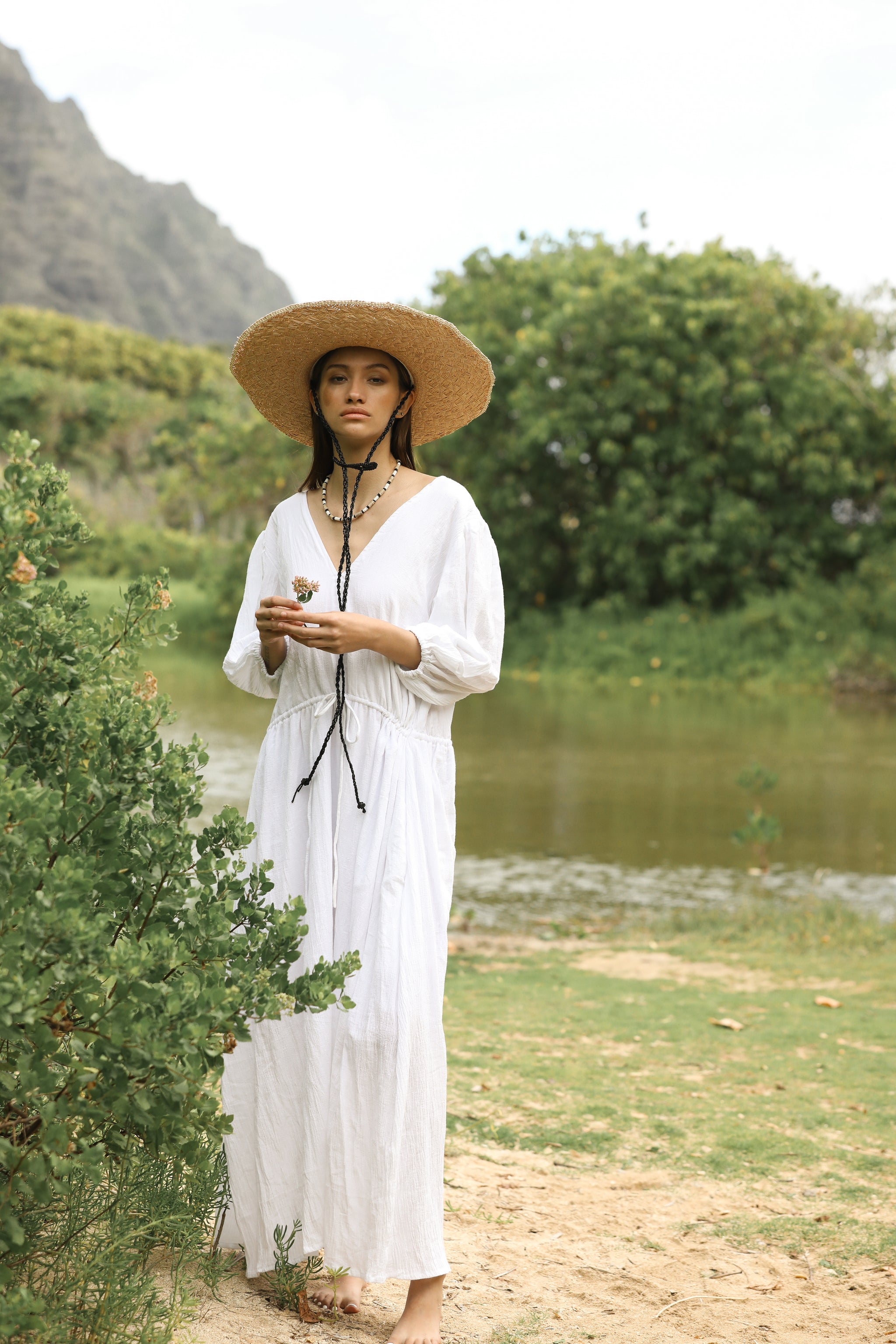 ZOY OPEN BACK DRESS / WHITE ALYSSUM – Sage Imber
